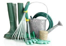 Gartengeräte für jede Jahreszeit: Was gehört zur Grundausstattung?