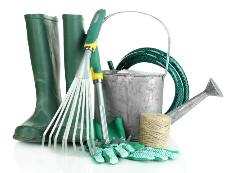 Gartengeräte für jede Jahreszeit: Was gehört zur Grundausstattung?